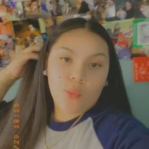 Meet your Posher, Nadia